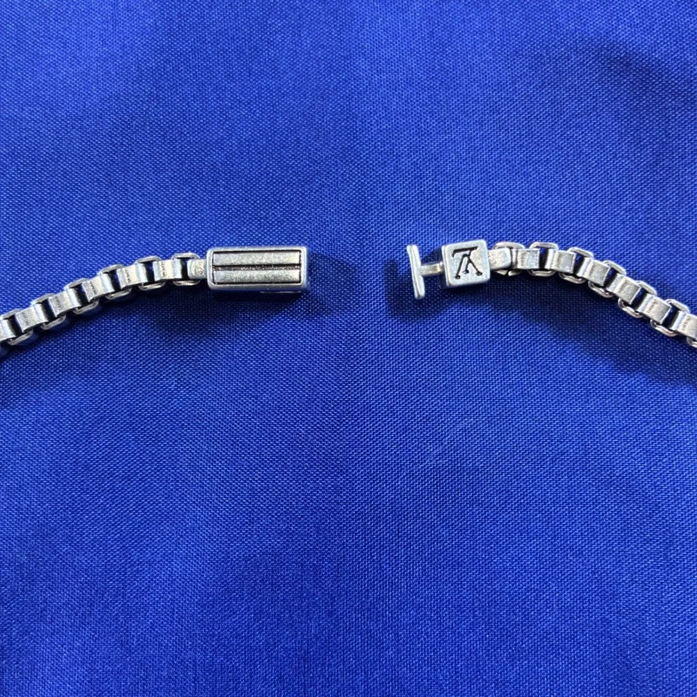 Louis Vuitton Tailor Necklace M23817 Silver Box Chain Monogram Engraved 21